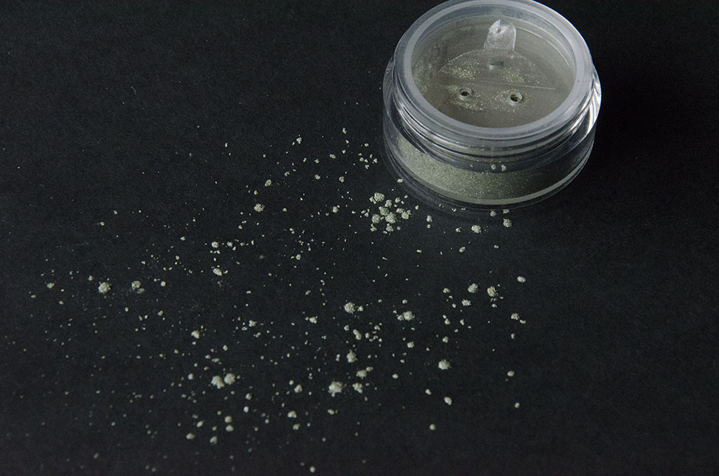 micabella mineral shimmer powder eyeshadow 58 moss 1