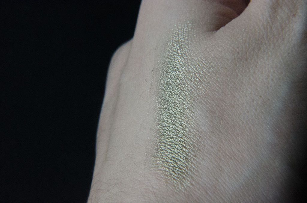 micabella mineral shimmer powder eyeshadow 58 moss swatch2