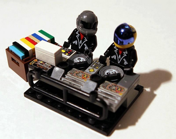 LEGO-Daft-Punk