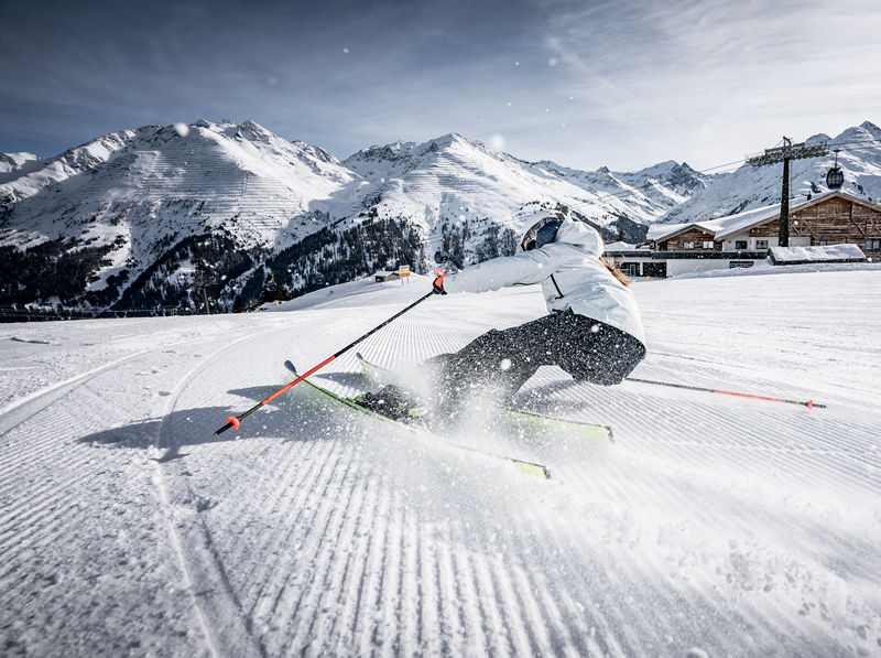 Skifahren skifahrer Winter TVB St. Anton am Arlberg Patrick Batz cr