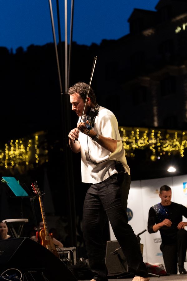 HVAR SALSA MIGUEL LARA small