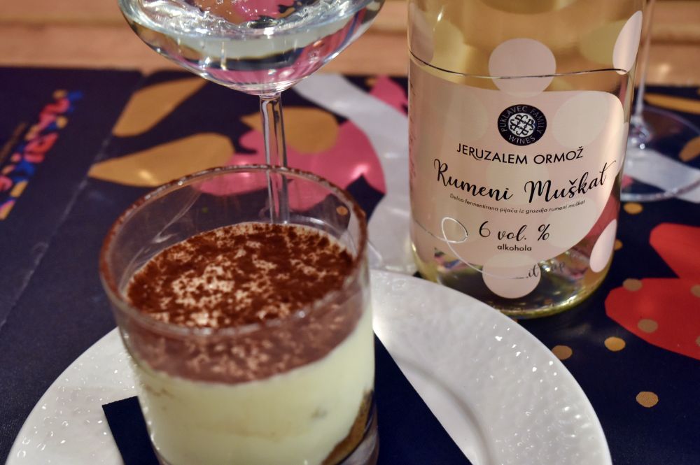 9. Puklavec Rumeni muškat Tiramisu