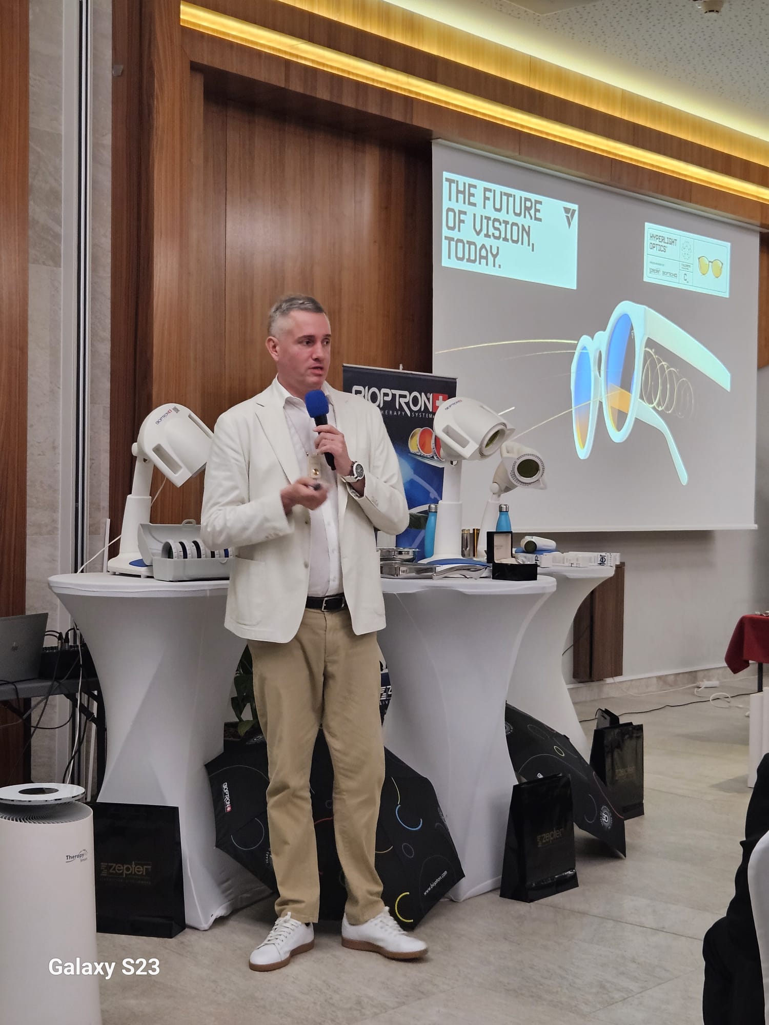 WhatsApp Image 2025 12 10 at 19.09.44