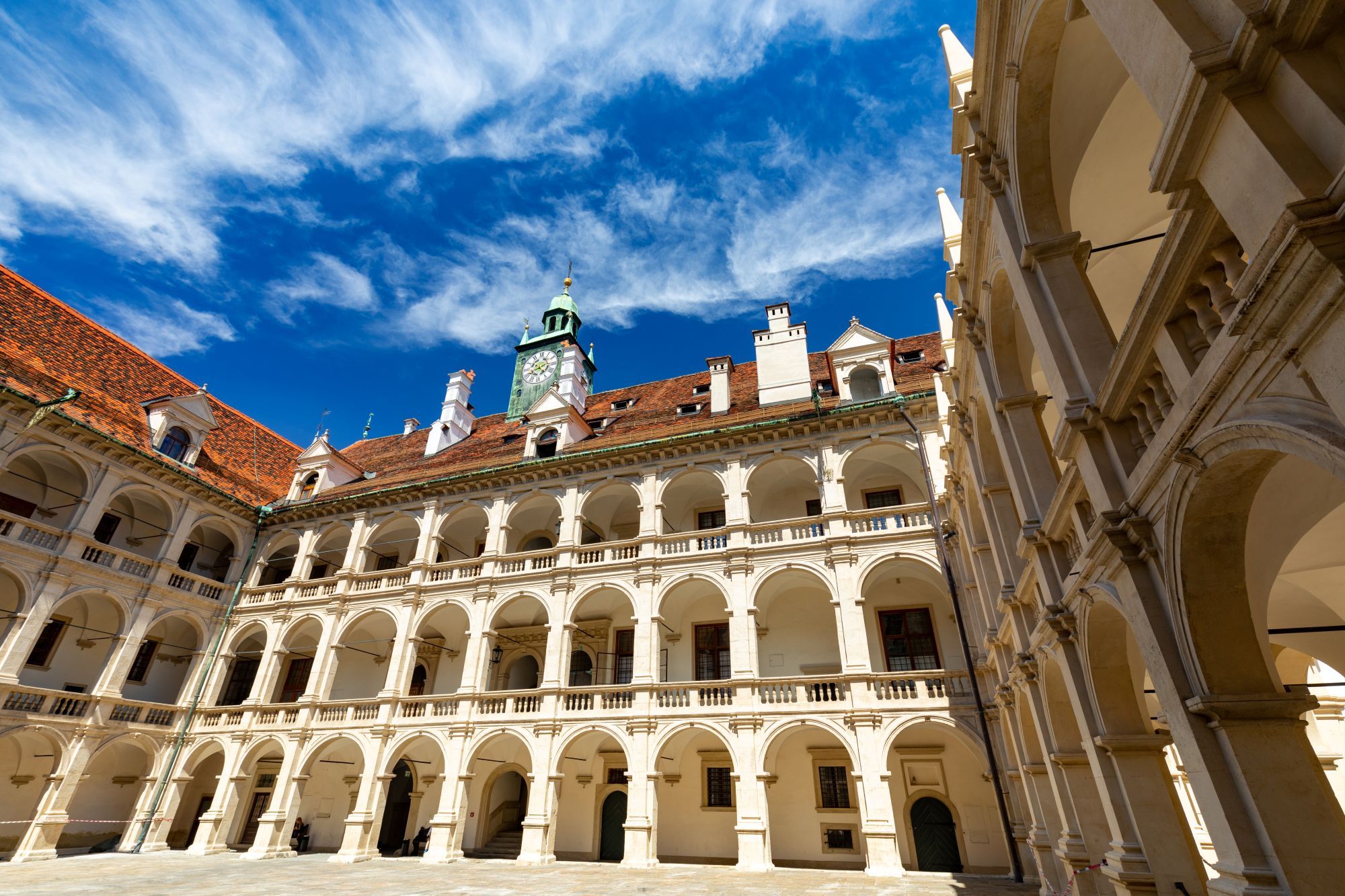 Landhaushof c Graz Tourismus Harry Schiffer 20