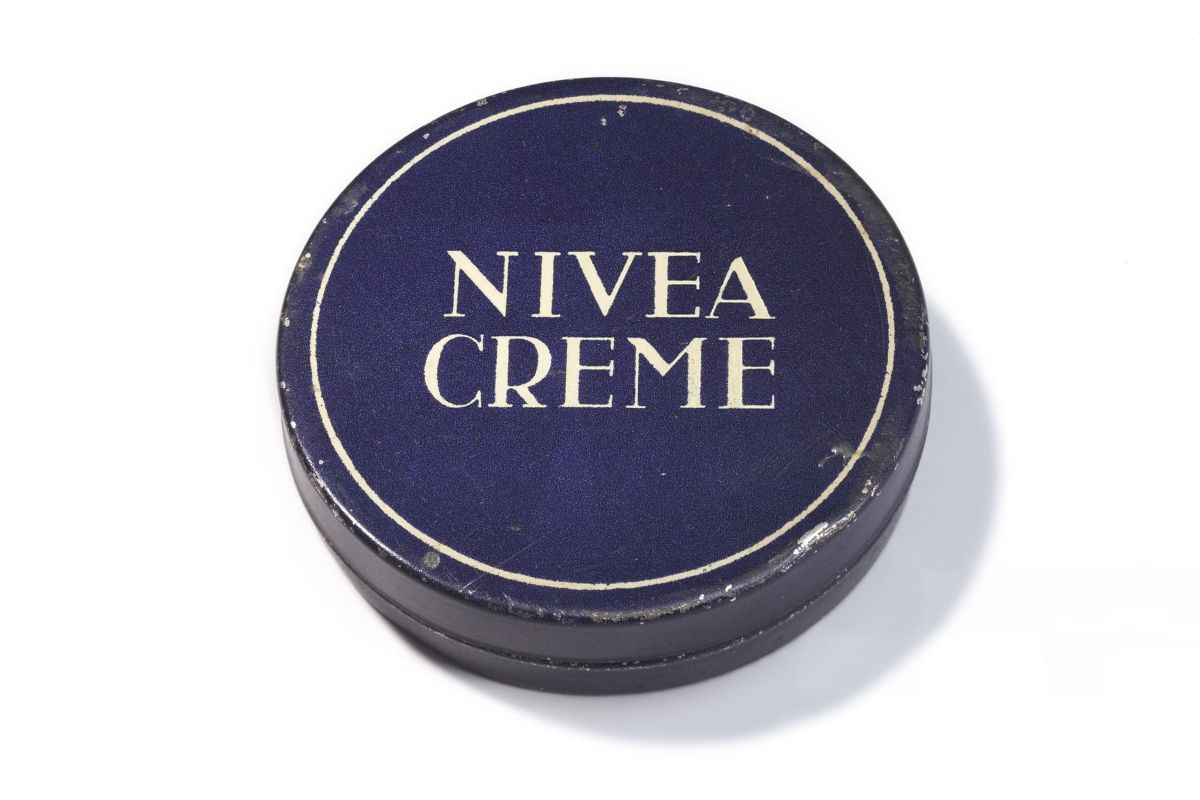 Beiersdorf nivea tin 19251