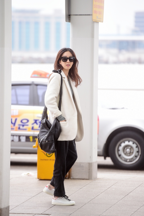 Ryeowon Jung Girl CHANEL bag 03-2015