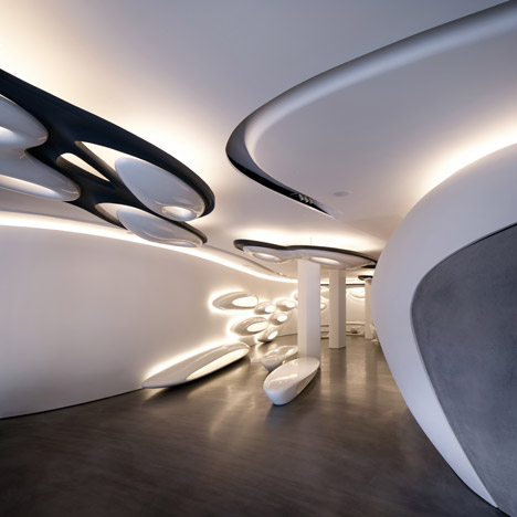 dezeen Roca-London-Gallery-by-Zaha-Hadid-Architects 2