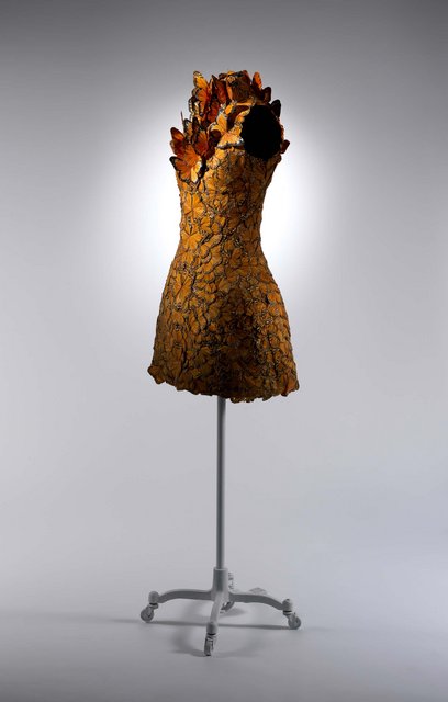 02-dress-sarah-burton-for-alexander-mcqueen-spring-2011