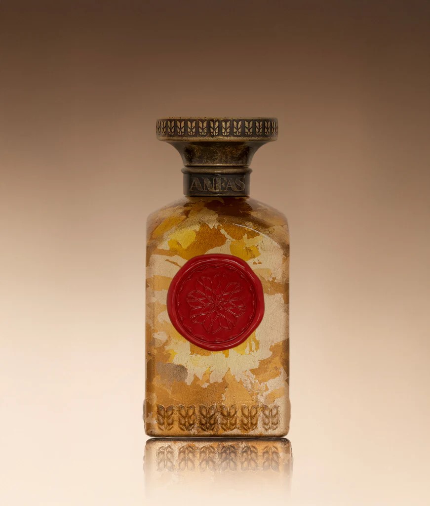 ISHQ 3Q1A7451 1 DARK 1024x1024