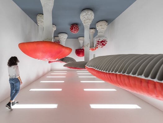 Kriza luksuza i njezin utjecaj na suvremenu umjetnost # luksuzni brendovi kao pokretači umjetničkih inicijativa