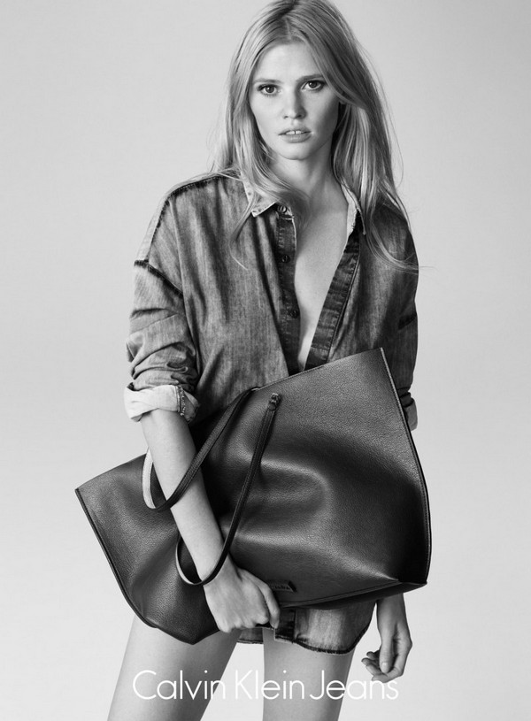 Lara Stone Calvin Klein Jeans Summer 2015 Ad Campaign 001 800x1087